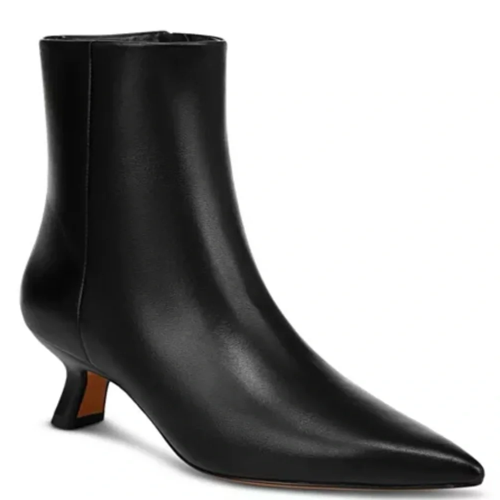 Vince Billy Pointed Toe Leather Ankle Boots 9